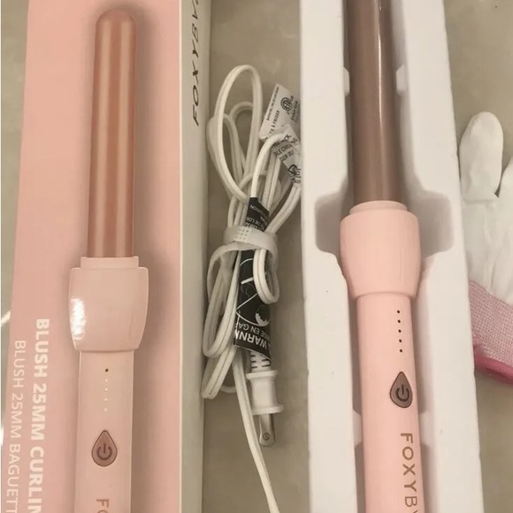 Foxybae blush 25mm curling wand - Picture 4 of 5